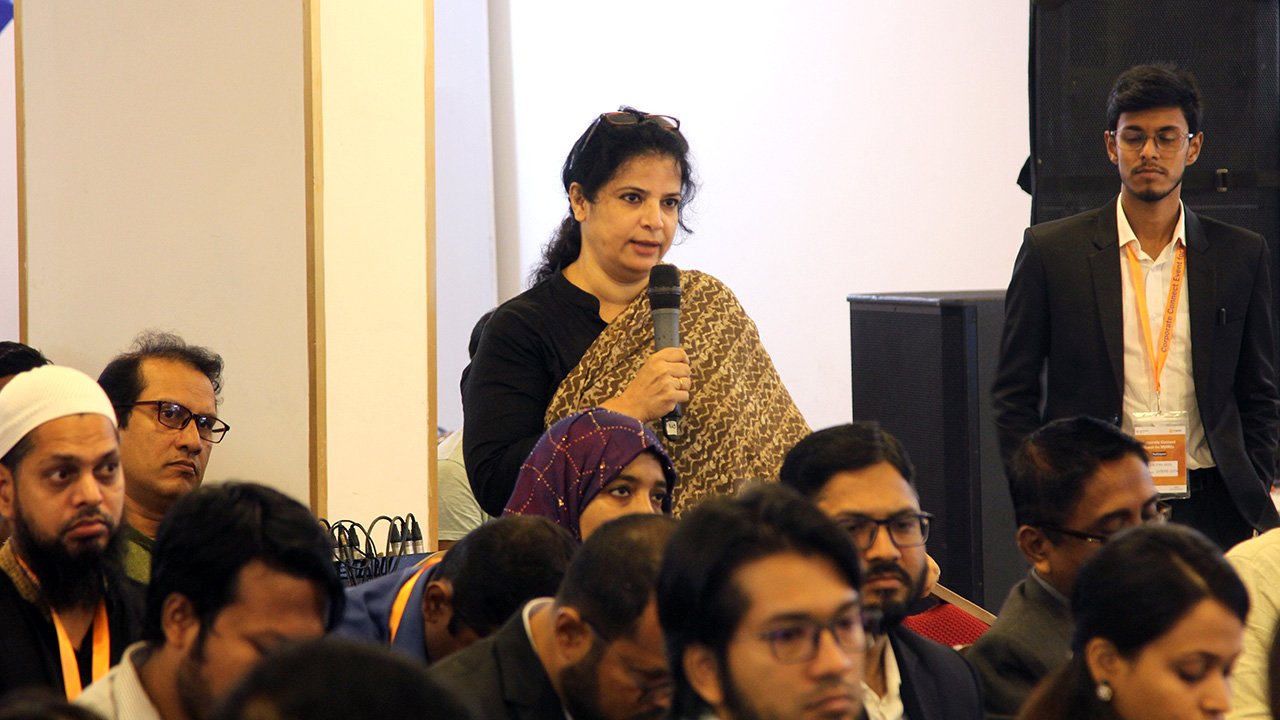 A woman from the audience asking questions to the Panelist-Event for MSMEs bangladesh lightcastle