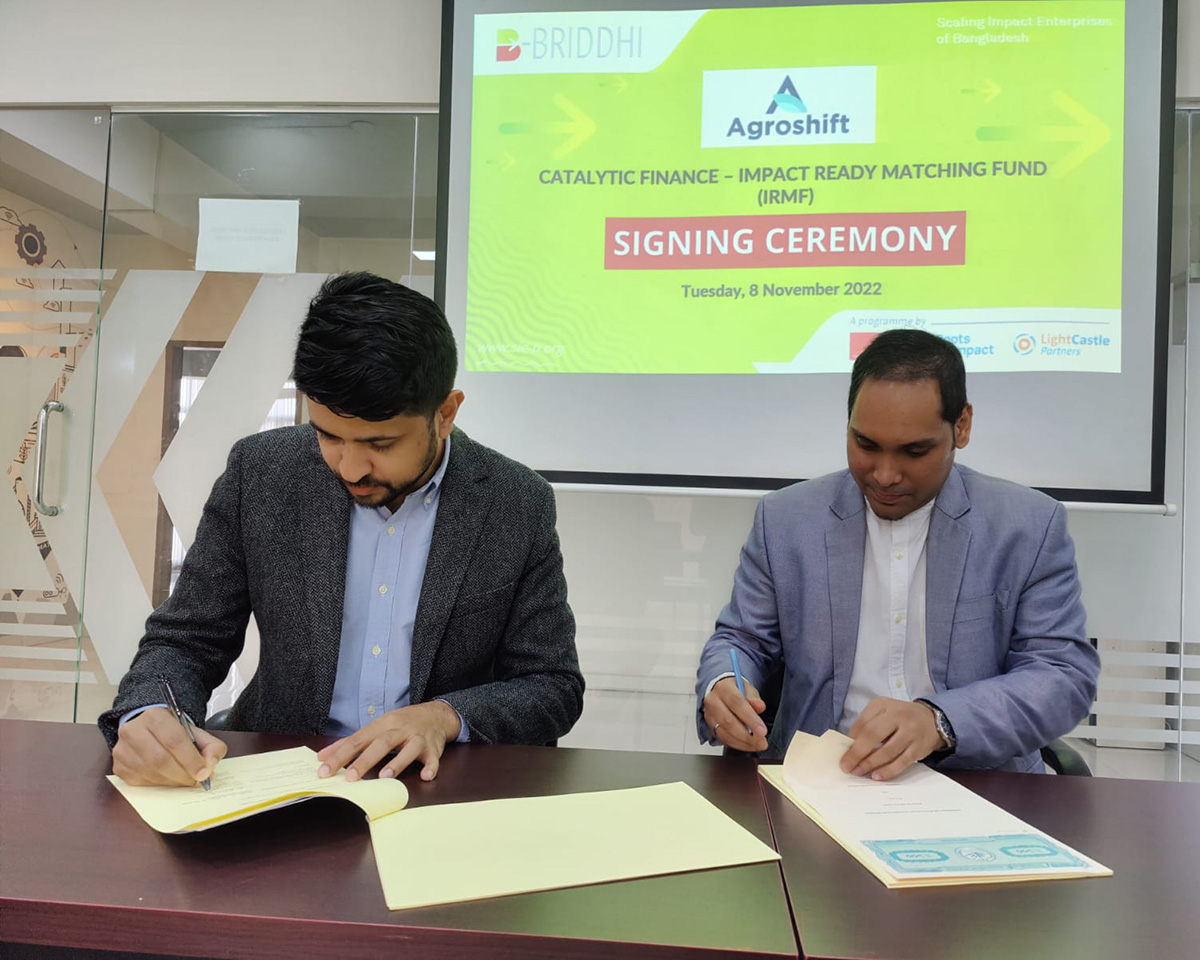 AgroShift signed the Impact Ready Matching Fund (IRMF) agreement with Biniyog Briddhi on 8th November, 2022 at the LightCastle Partners Headquarters.