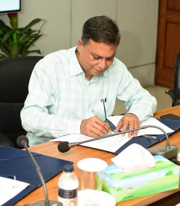 Kh. Mahbubul Haque, Director General, DoF signing the cooperation agreement