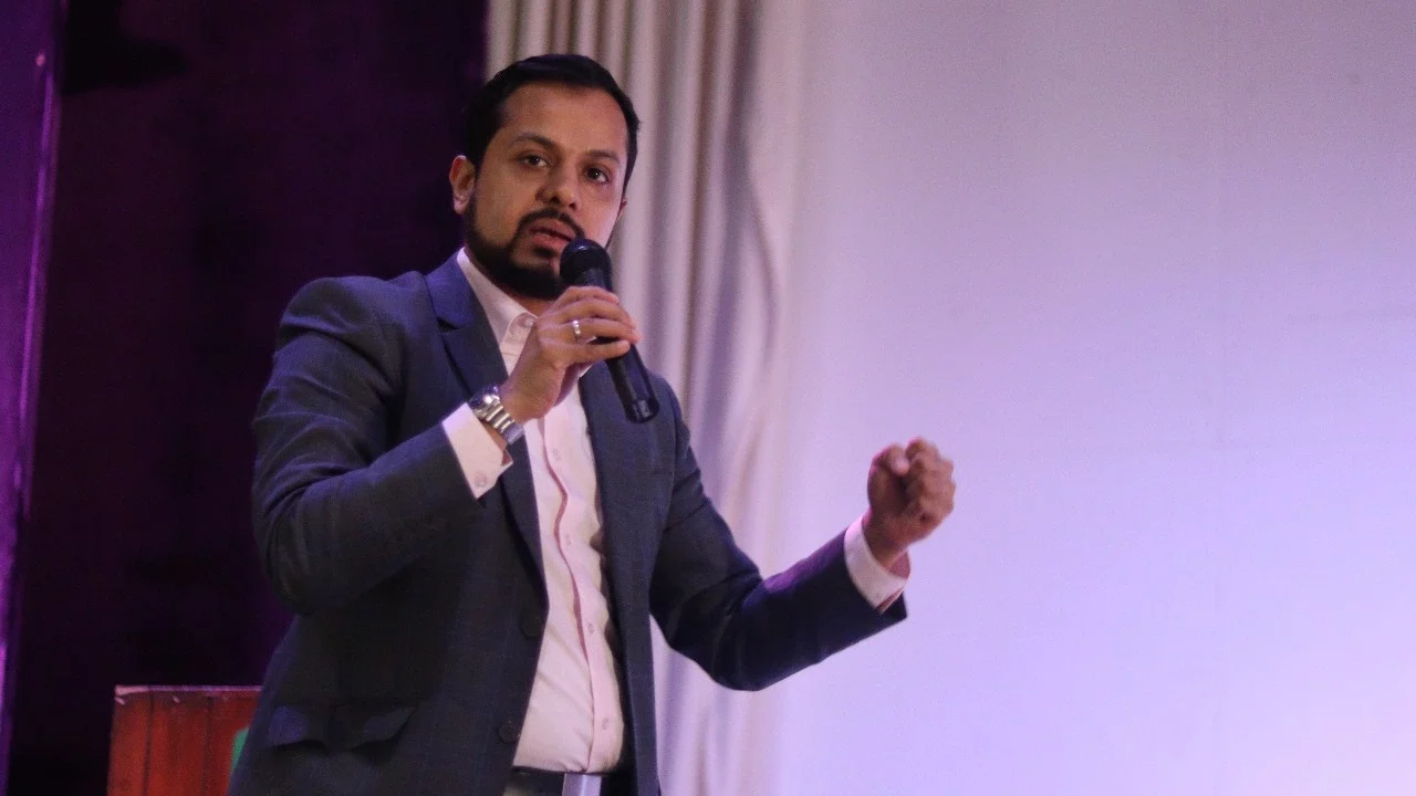 Omar Farhan Khan speaking at "The Entrepreneurial Voice"